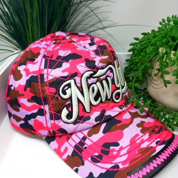 NWOT Robin Ruth NYC Pink Camouflage Adjustable Cap - Picture 2 of 6